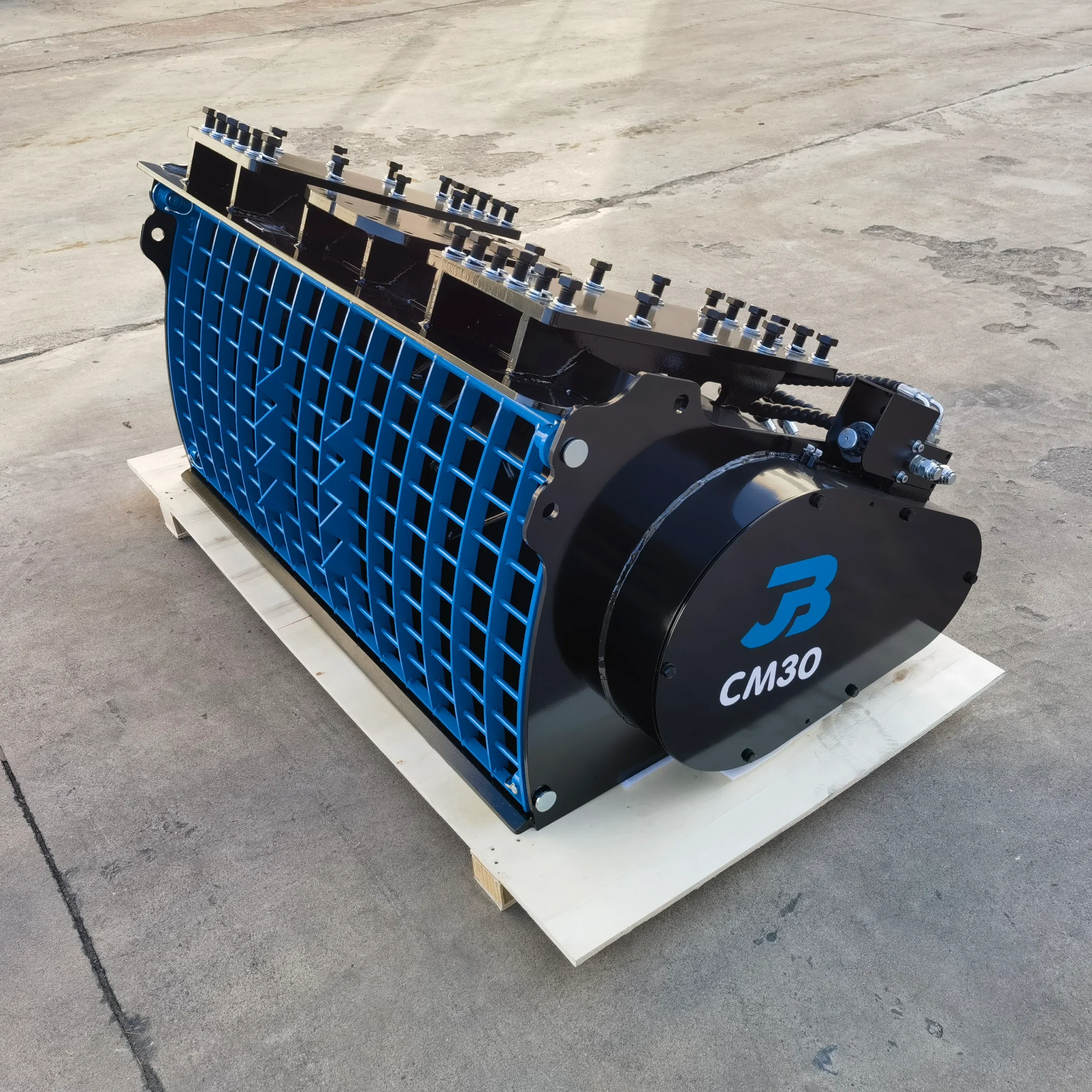 CM30 Heavy Duty Concrete Mixer Bucket for Excavators, Telehandlers & Loaders - Image 2