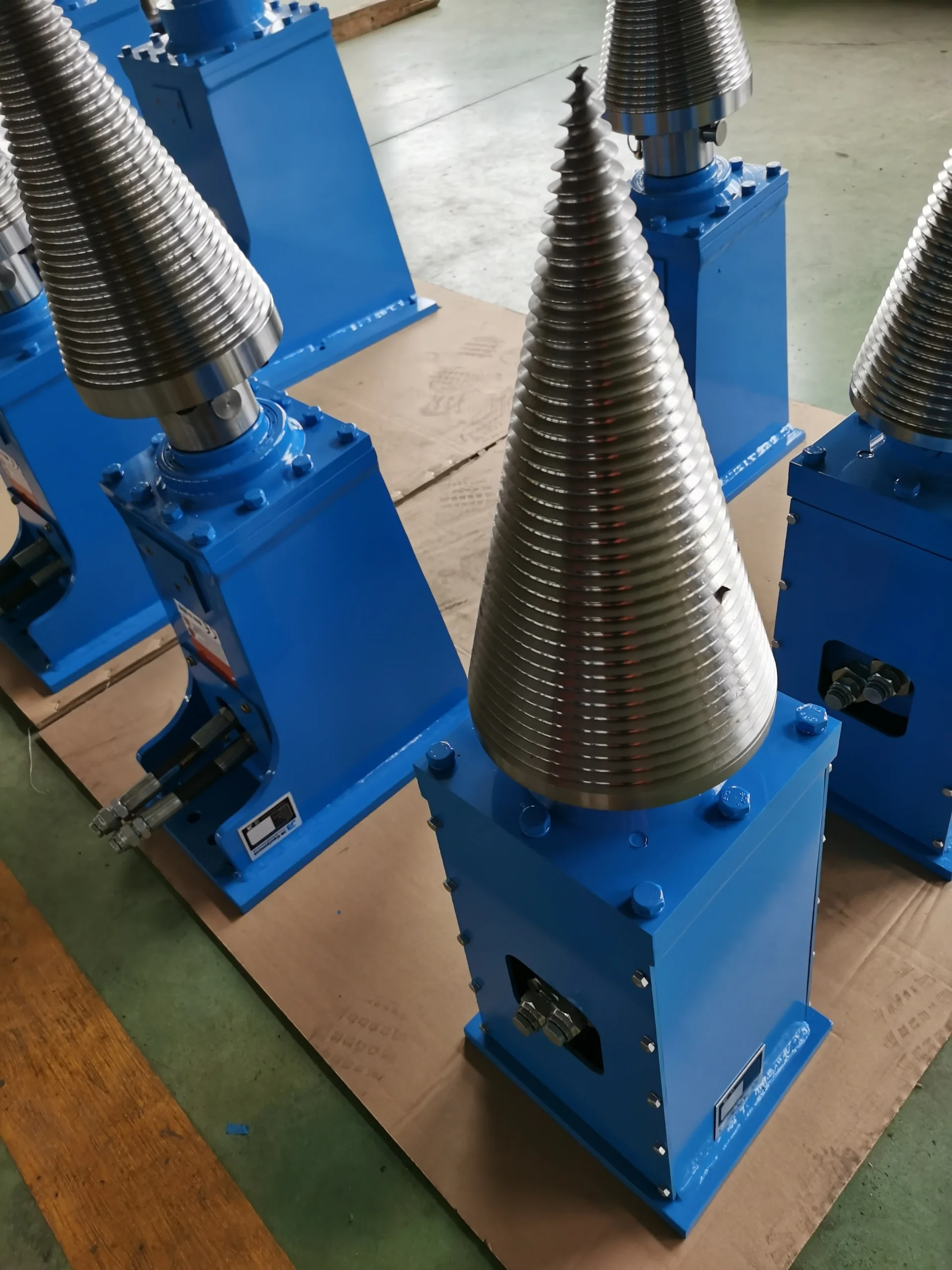 JCS 40 Hydraulic Cone Timber Splitter to fit Excavators, Telehandlers & More (65mm Round Shaft) - Image 4