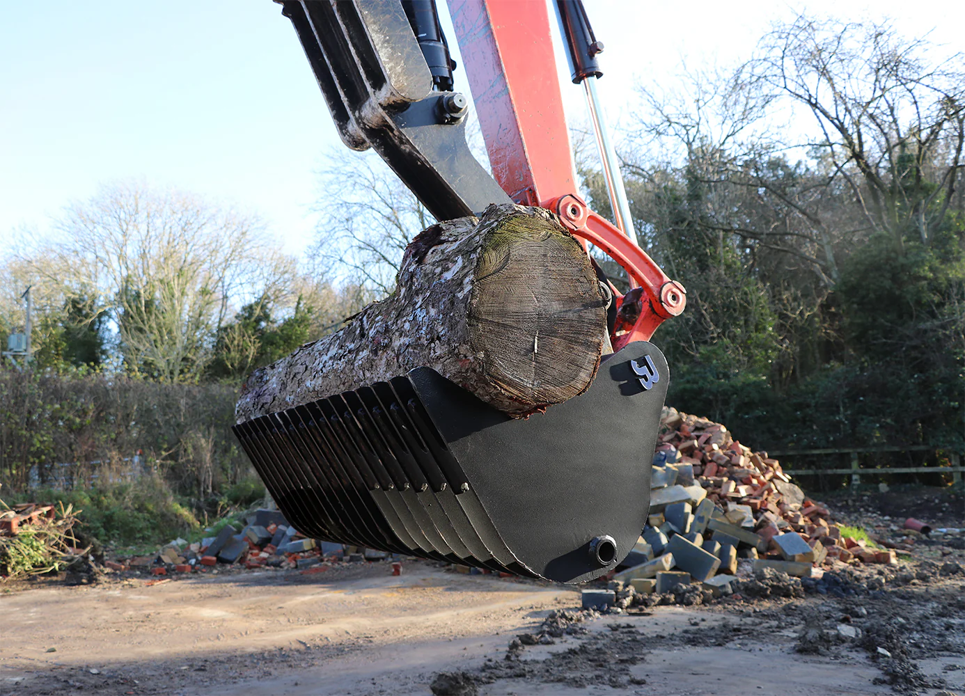 200 General Purpose Excavator Land Rake Bucket - 16-22 Tonne - Image 2